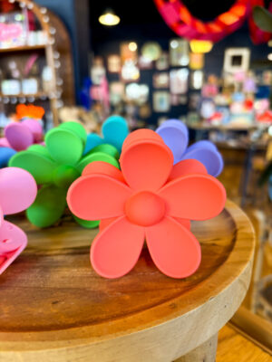 Large Retro Flower Hair Clip - Image 3