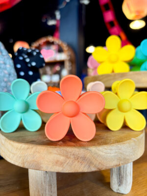 Retro Flower Hair Clip - Image 4