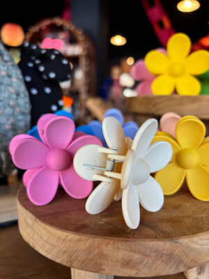 Retro Flower Hair Clip - Image 2