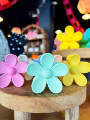 Retro Flower Hair Clip - Image 9