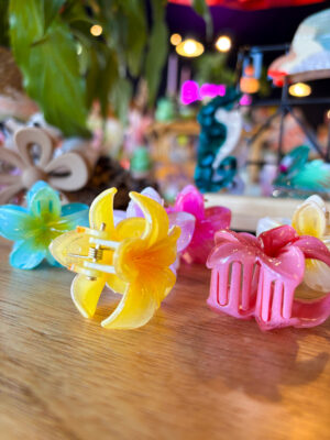 Small Hibiscus Flower Hair Clip - Image 2