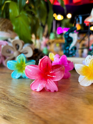 Small Hibiscus Flower Hair Clip - Image 6