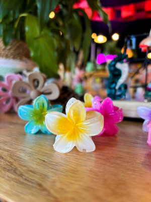 Small Hibiscus Flower Hair Clip - Image 7